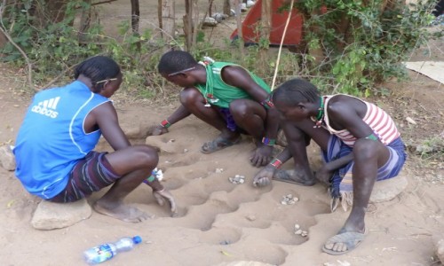 Zdjecie ETIOPIA / - / kaske river / mankala - najpopularniejsza gra w afryce