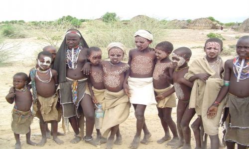 Zdjecie ETIOPIA / Omo valley / W drodze do Jinki / Omo people