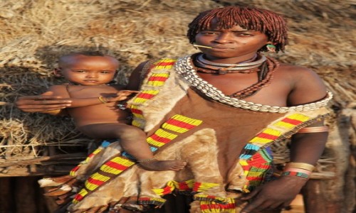 Zdjcie ETIOPIA / Dolina Omo / Wioska Labale  / Przed chat