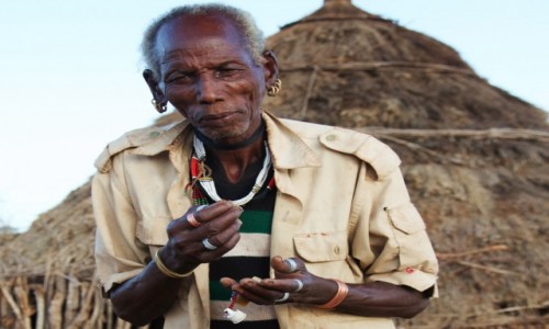 Zdjcie ETIOPIA / Dolina Omo / Wioska Labale  / Zanim wejdziesz w moje progi, zayj tabaki