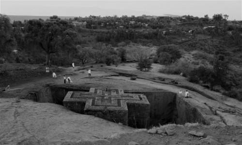 Zdjcie ETIOPIA / Amhara / Lalibela, Koci w. Jerzego (Bete Giorgis) / W drodze na modlitw