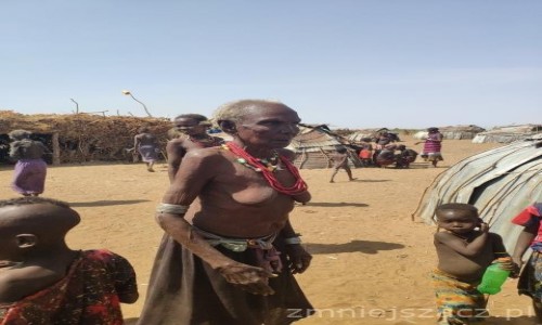 Zdjecie ETIOPIA / Dolina Omo / Korcho / Plemi Karo wioska w dolinie Omo