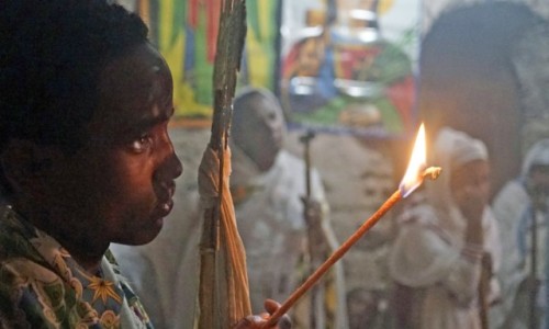 Zdjcie ETIOPIA / Etiopia PN / Gondar / 10,Etiopski mnich podczas porannych modlitw
