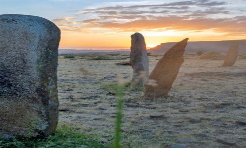ETIOPIA / Etiopia PN / Aksum / 30,Kamienny krąg na obrzeżach Aksum