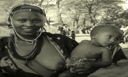Zdjecie ETIOPIA / Dolina Omo / poudniowa Etiopia / Macierzystwo