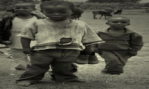 Zdjcie ETIOPIA / rodkowa Etiopia /  napotkany po drodze  / mam buty