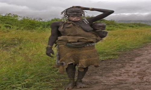 Zdjecie ETIOPIA / Dolina Omo / wioska Mursi / Mursi