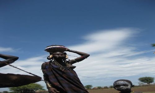 Zdjęcie ETIOPIA / OMO VALLEY / wioska Mursi w Parku Mago / MURSI