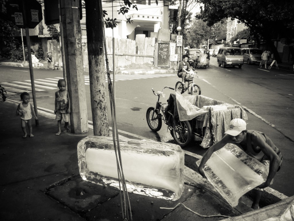 Zdjęcia: Manila, Manila, Szczęśliwe dzieci ze slumsów, FILIPINY Zdjęcia: Manila, Manila, Szczęśliwe dzieci ze slumsów, FILIPINY