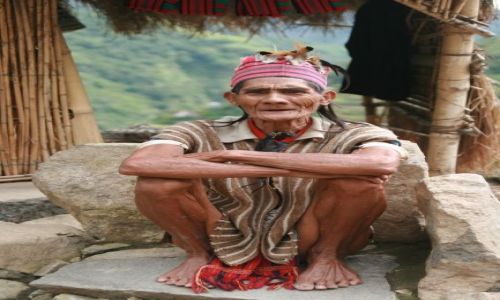 Zdjecie FILIPINY / Banaue / Batad / Rolnik z Batad