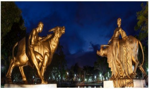 Zdjcie FILIPINY / Negros / Bacolod / At the Capitol Building of Bacolod