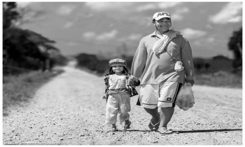Zdjecie FILIPINY / Luzon / Cagayan / Father with a daughter