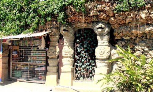 Zdjęcie FILIPINY / Palawan / Puetro Princessa / Wejście do domu