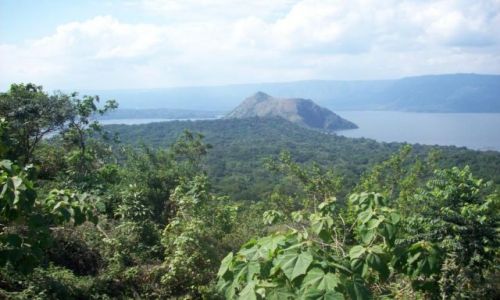 Zdjecie FILIPINY / taal volcano / taal volcano / w dordze na wulcan
