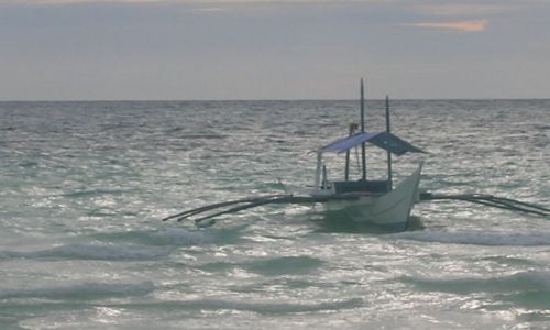 Zdjecie FILIPINY / brak / Boracay /  bangka wszechobecna