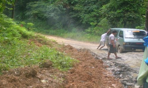 Zdjęcie FILIPINY / Palawan / w drodze  do Puerto Princessa / drogi