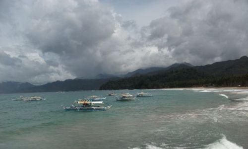 FILIPINY / Palawan / Sabang / ... z g�rami w tle ...