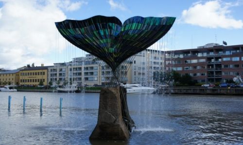 Zdjęcie FINLANDIA / Turku / Turku - rzeka Aura / Fontanna