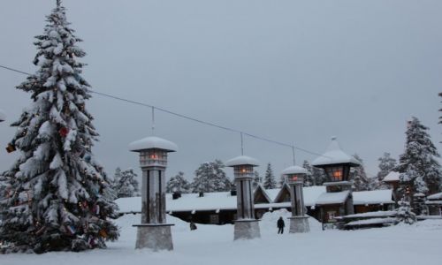 Zdjecie FINLANDIA / Laponia / Rovaniemi / Latarnie na linii Koa Polarnego