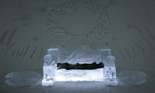 Zdjcie FINLANDIA / Laponia / Kemi, hotel z lodu / Stylowy fotel