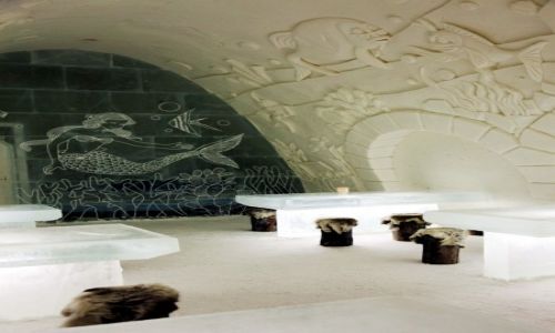 Zdjcie FINLANDIA / Laponia / Kemi, hotel z lodu / Bar pod syrenk