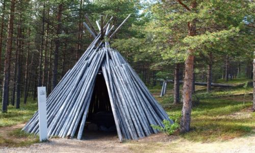 Zdjcie FINLANDIA / Laponia / Inari / tak mieszkali Saamowie 2