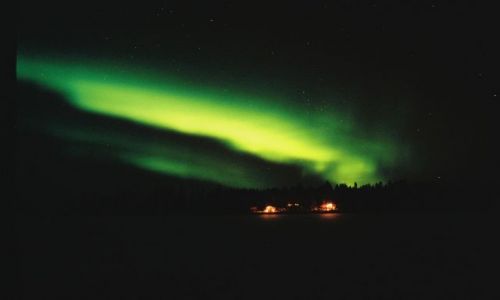 Zdjęcie FINLANDIA / SRODKOWY LAPLAND / SRODKOWY LAPLAND / ZORZA POLARNA W SYLWESTRA TUSZ PRZED PÓŁNOCĄ