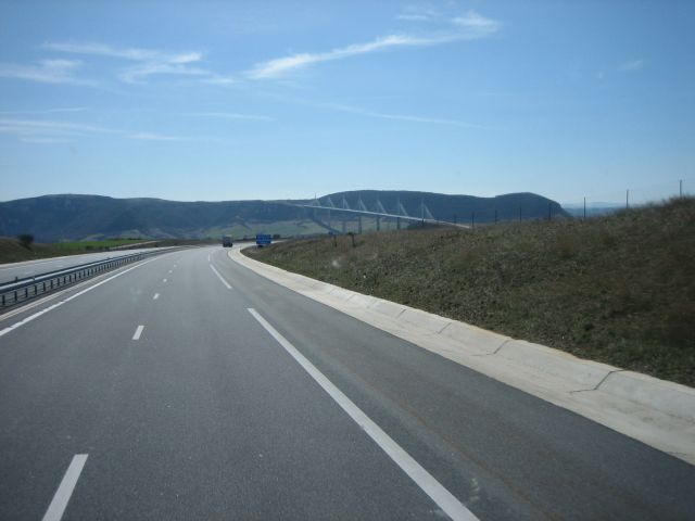 Zdjęcia: okolice Millau, Midi Pirenees, Wiadukt w Millau n/ż Tarn, FRANCJA Zdjęcia: okolice Millau, Midi Pirenees, Wiadukt w Millau n/ż Tarn, FRANCJA