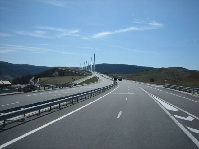 Zdjęcia: okolice Millau, Midi Pirenees, Wiadukt Millau, FRANCJA Zdjęcia: okolice Millau, Midi Pirenees, Wiadukt Millau, FRANCJA