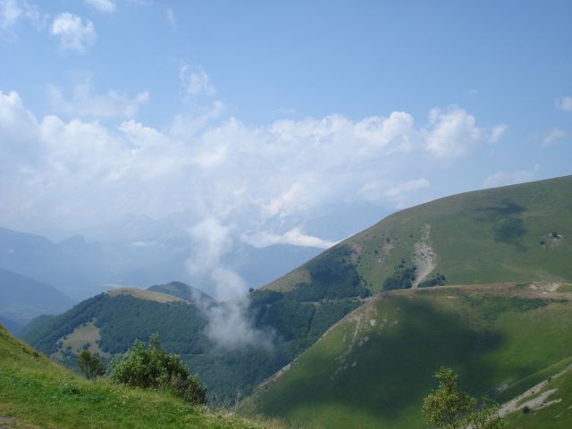 Zdjęcia: La Salette, La Salette, Obłok i jego cień, FRANCJA Zdjęcia: La Salette, La Salette, Obłok i jego cień, FRANCJA