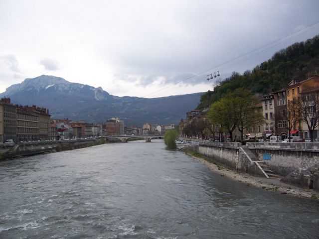 Zdjęcia: Grenoble, Rhone-Alpes, Kwietniowe popołudnie w Grenoble, FRANCJA Zdjęcia: Grenoble, Rhone-Alpes, Kwietniowe popołudnie w Grenoble, FRANCJA
