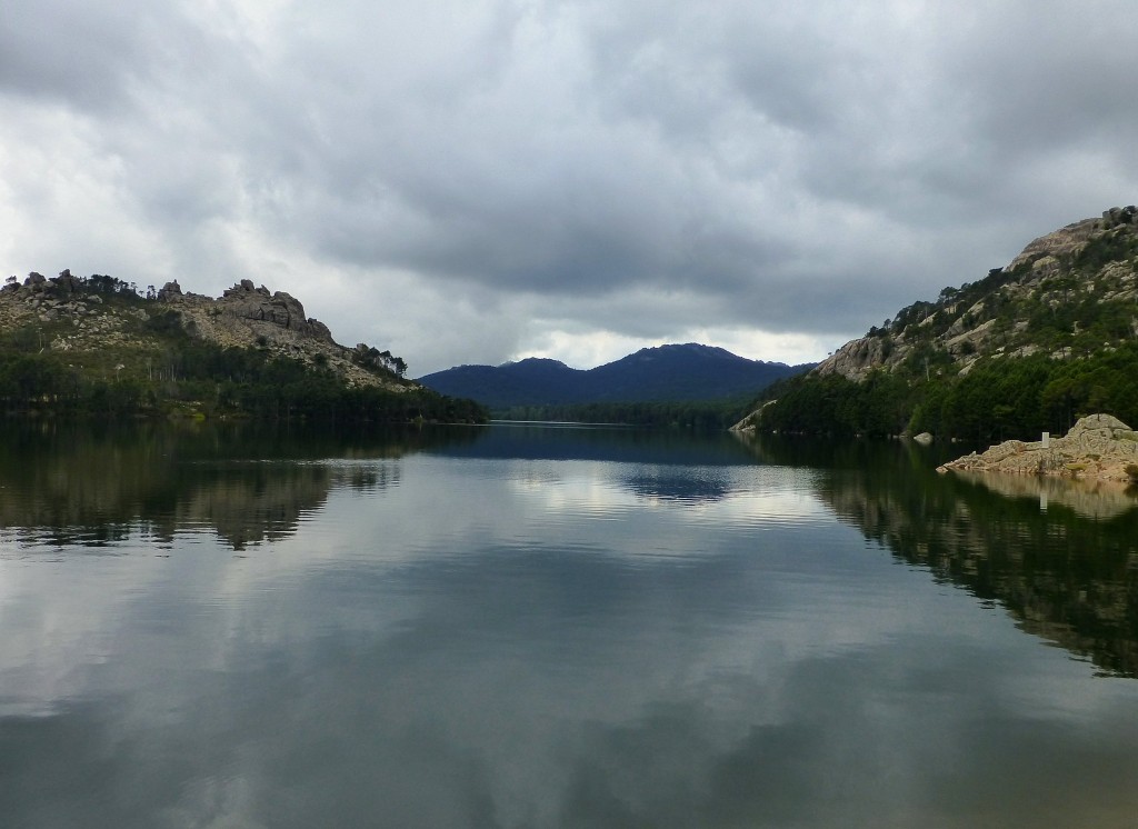 Zdjęcia: za miejscowością Zonza, Korsyka, zbiornik La Ospendale, FRANCJA Zdjęcia: za miejscowością Zonza, Korsyka, zbiornik La Ospendale, FRANCJA