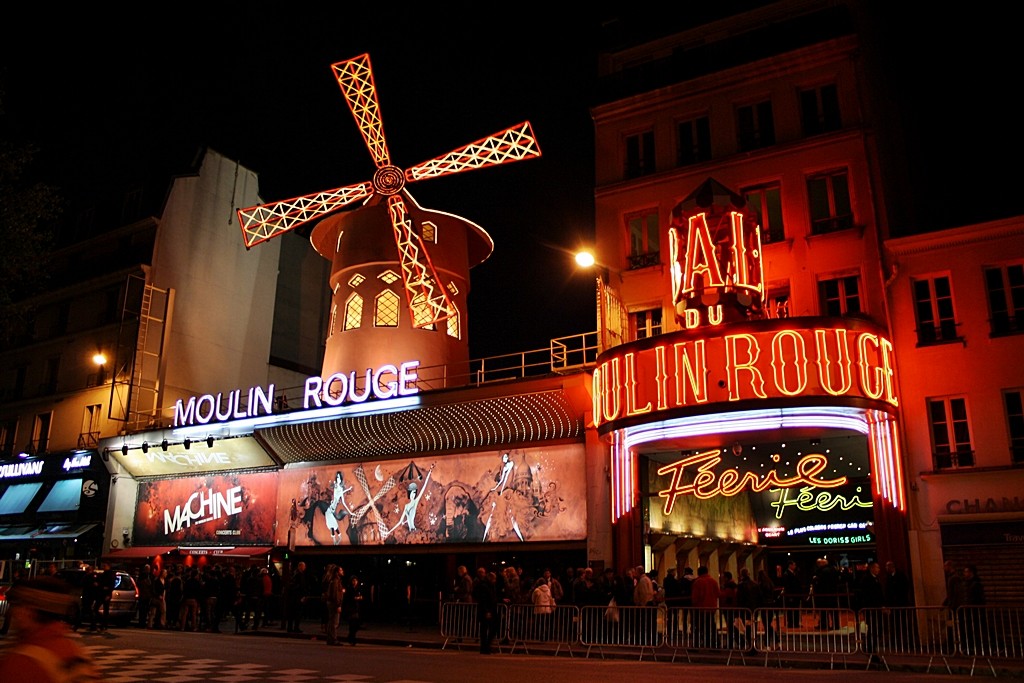 Zdjęcia: przed Moulin Rouge, Paryż, wycieczka do Moulin Rouge, FRANCJA Zdjęcia: przed Moulin Rouge, Paryż, wycieczka do Moulin Rouge, FRANCJA
