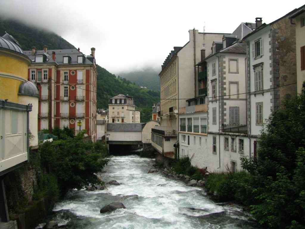 Zdjęcia: Cauterets, Midi-Pyrenees, zamiast ulicy, FRANCJA Zdjęcia: Cauterets, Midi-Pyrenees, zamiast ulicy, FRANCJA