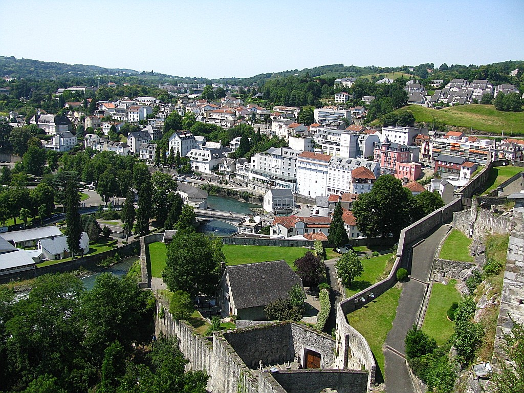 Zdjęcia: Lourdes, Pireneje Francuskie, panorama miasta, FRANCJA Zdjęcia: Lourdes, Pireneje Francuskie, panorama miasta, FRANCJA