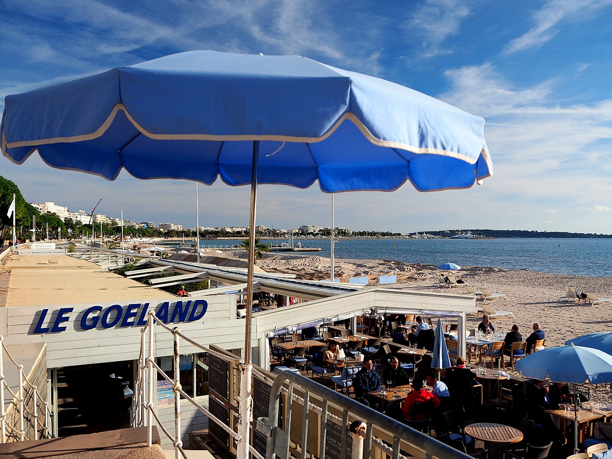 Zdjęcia: Cannes, Lazurowe wybrzeże, Knajpka na plaży, FRANCJA Zdjęcia: Cannes, Lazurowe wybrzeże, Knajpka na plaży, FRANCJA