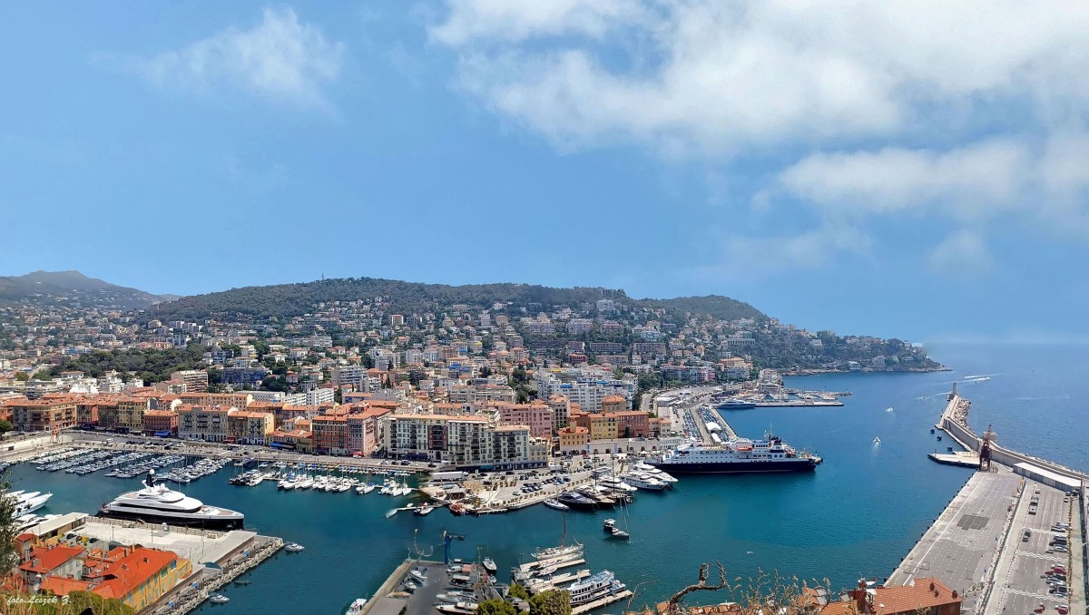 Zdjęcia: Nicea., Lazurowe Wybrzeże., Nicea - Port Lympia ze Wzgórza Zamkowego., FRANCJA Zdjęcia: Nicea., Lazurowe Wybrzeże., Nicea - Port Lympia ze Wzgórza Zamkowego., FRANCJA