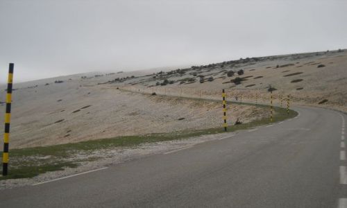 Zdjecie FRANCJA / Prowansja / Mont Ventoux / prawie jak na ksiycu...