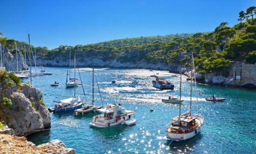 Zdjecie FRANCJA / Provance / Cassis / Jachty w zatoczce koo Cassis
