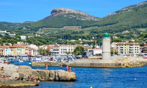 Zdjcie FRANCJA / Provance / Cassis / Strome zejcie do wody