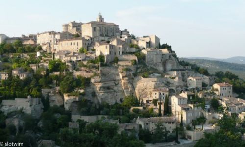 Zdjecie FRANCJA / Prowansja / Gordes / rok w prowansji