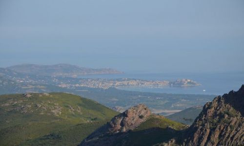 Zdjcie FRANCJA / Korsyka / Szlak GR20 / Widok na Calvi