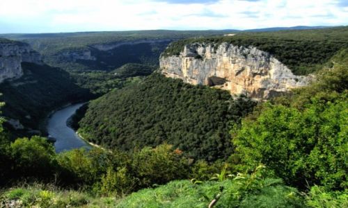 Zdjecie FRANCJA / Kraina Ardeche / rzeka Ardeche / Wwz rzeki Ardeche