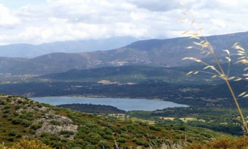 Zdjcie FRANCJA / Korsyka / Sant Antonino / widoki z Sant Antonino na okolic