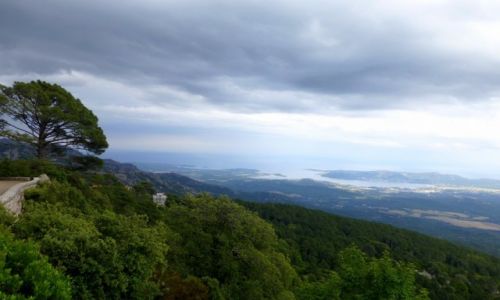 Zdjecie FRANCJA / Korsyka / droga 368 z Zonzy / pierwszy widok na Porte Vecchio