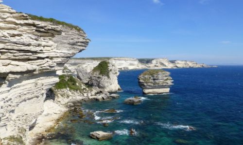 Zdjecie FRANCJA / Korsyka / Bonifacio / widok na klify Bonifacio