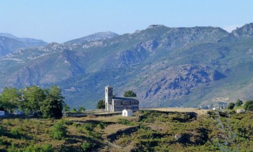 Zdjecie FRANCJA / Korsyka / w drodze do Murato / widoczny z oddali cel podry