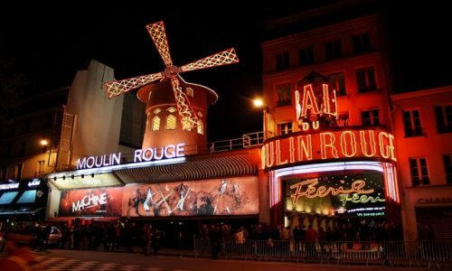 Zdjecie FRANCJA / Paryż / przed Moulin Rouge / wycieczka do Moulin Rouge