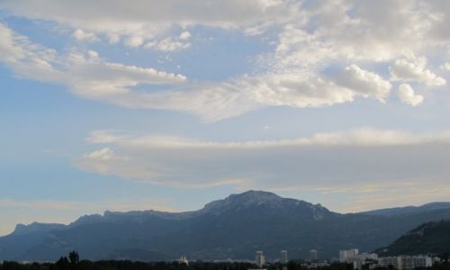 Zdjcie FRANCJA / Rodan-Alpy / Meylan / masyw Vercors od strony Meylan