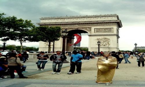 Zdjecie FRANCJA / Paryż / Paryż / Golden, Antique & Croud